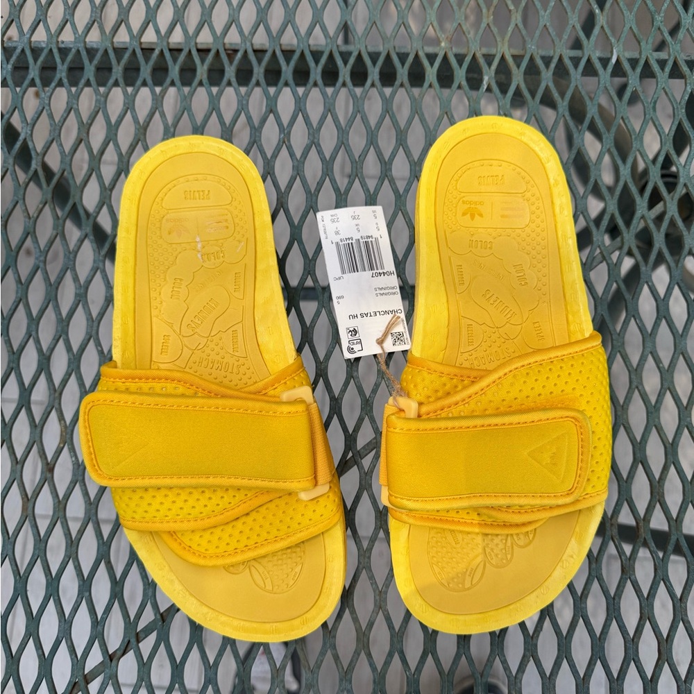 Adidas Pharrell x Chancletas Hu Slides 'Bold Gold'